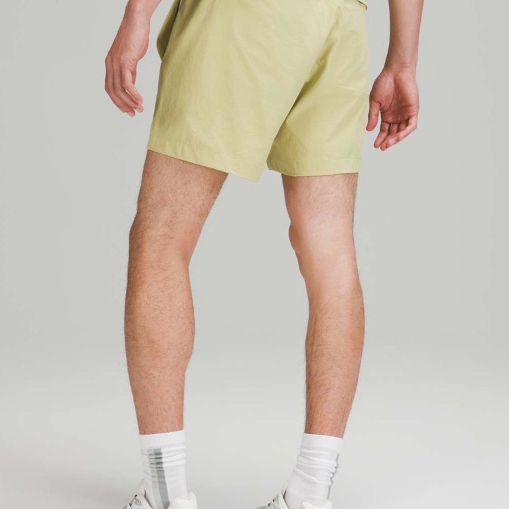 Lululemon Men's bowline short size XL - Picture 3 of 4